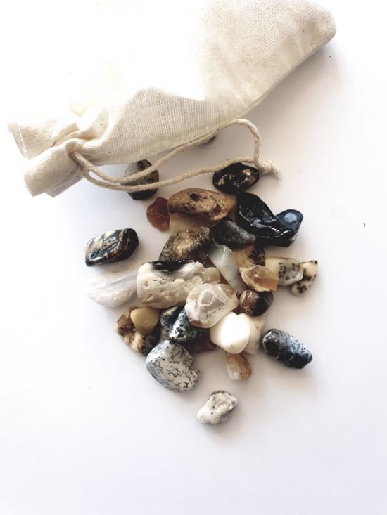 Erkek genel Dendritli Opal Taşlar 100gr Kese İçinde