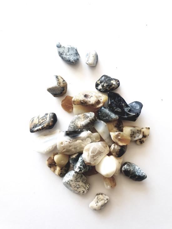 Erkek genel Dendritli Opal Taşlar 100gr Kese İçinde