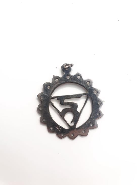 Erkek genel Boğaz Çakrası Sembollü Gümüş Kolye Ucu Büyük