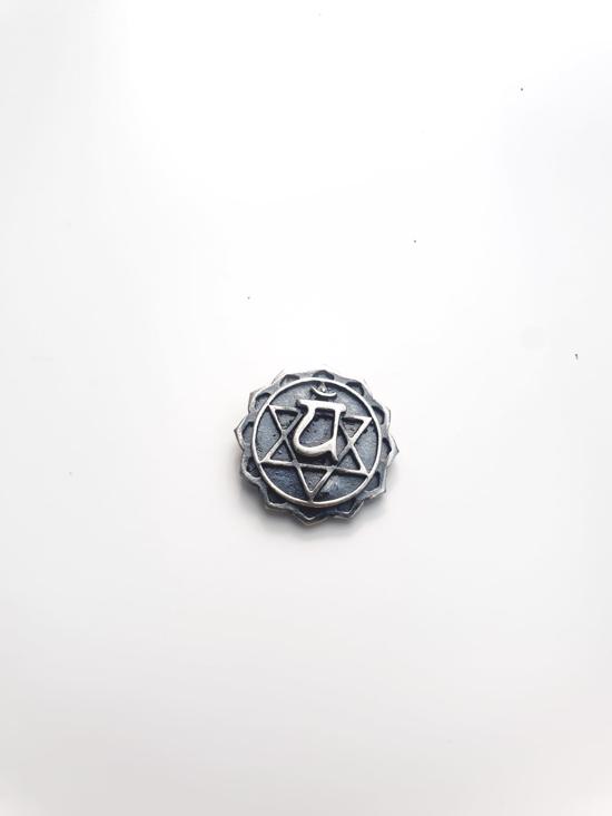 Erkek genel Kalp Çakrası Sembollü Gümüş Kolye Ucu Küçük