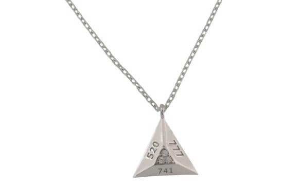 Men genel Sayı Sekanslı Piramit Kolye Gümüş-Beyaz Taşlı